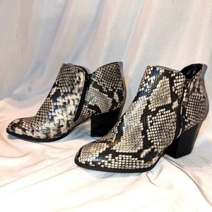 Style & Co Masrinaa Ankle Booties; US Size 8; Snakeskin; barely worn